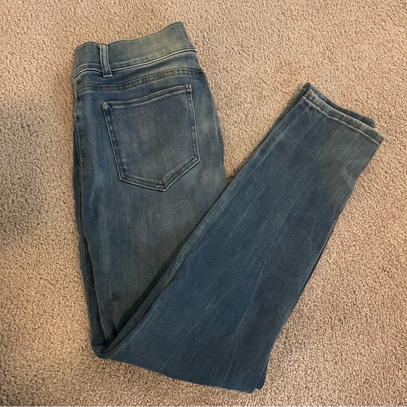 Classic Blue Women’s Jeans - Picture 3 of 5